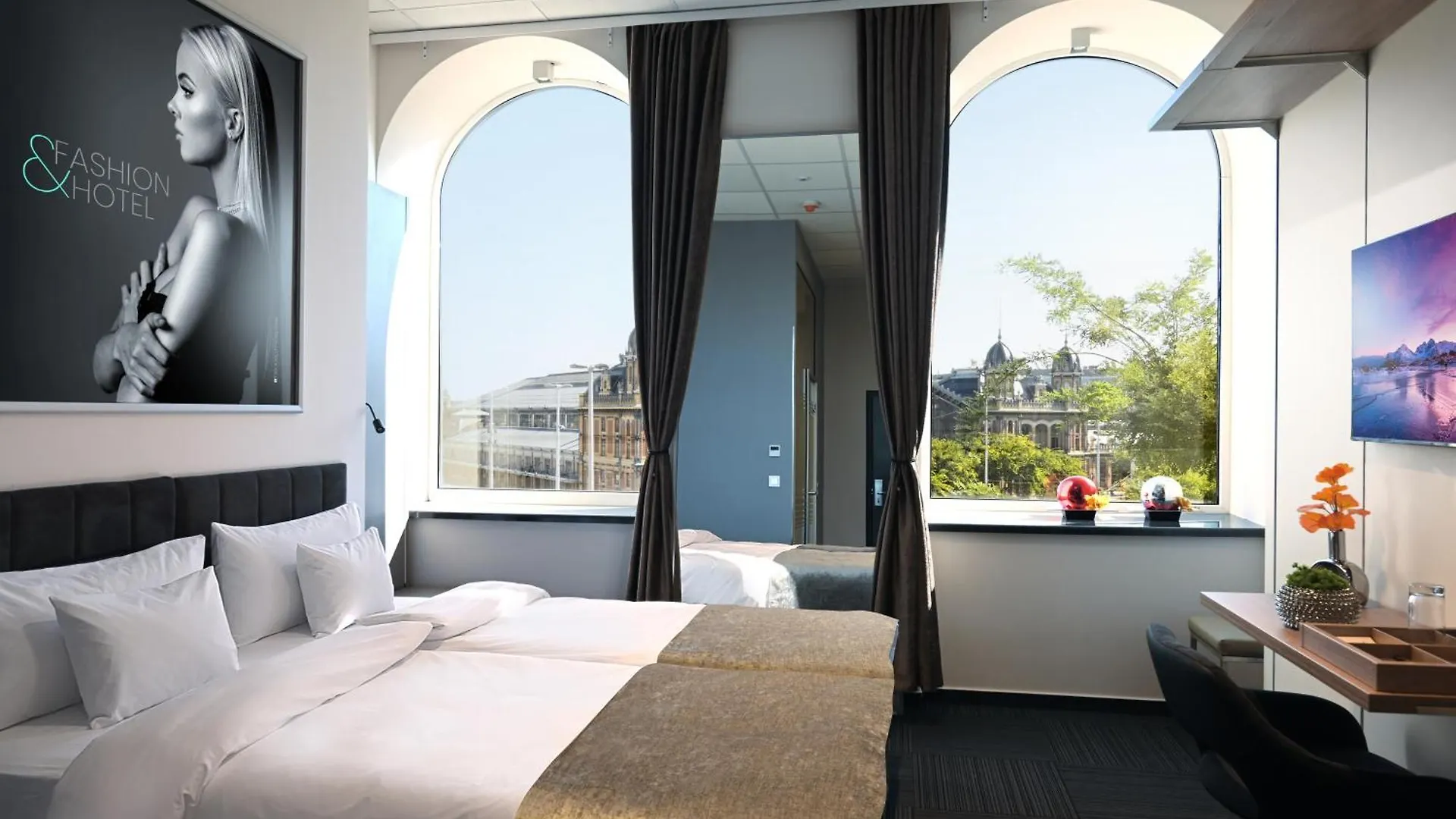 Fashion City Hotel Superior contacts